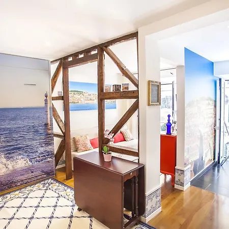 Typical Bairro Alto Apartamento *