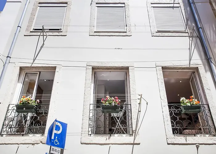Typical Bairro Alto 아파트 *