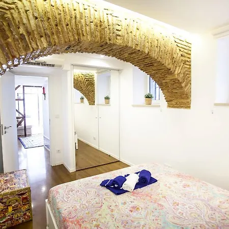 Typical Bairro Alto * Lisbona